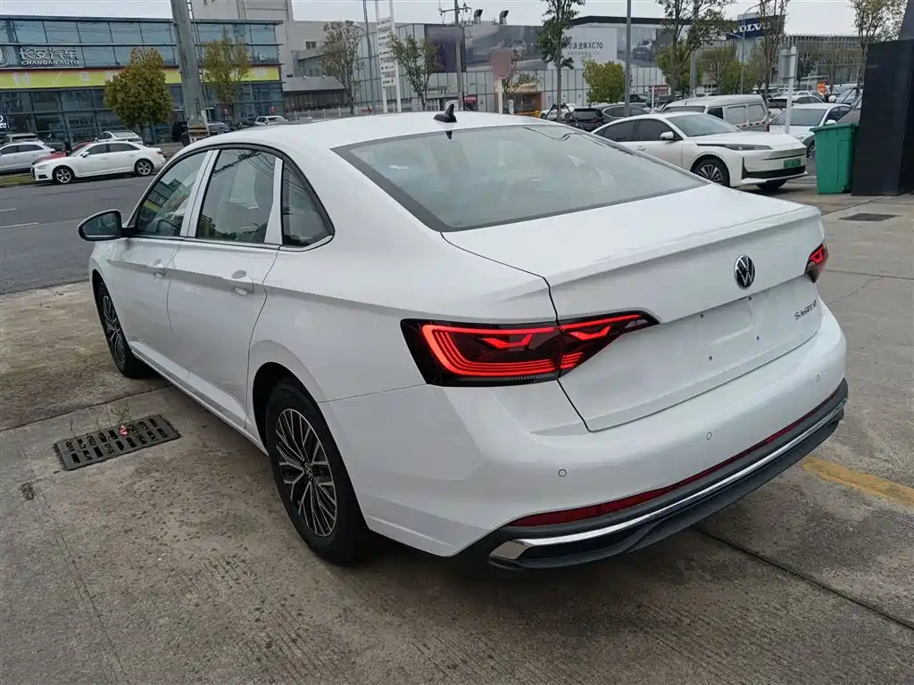 Volkswagen Sagitar 2025 200TSI DSG