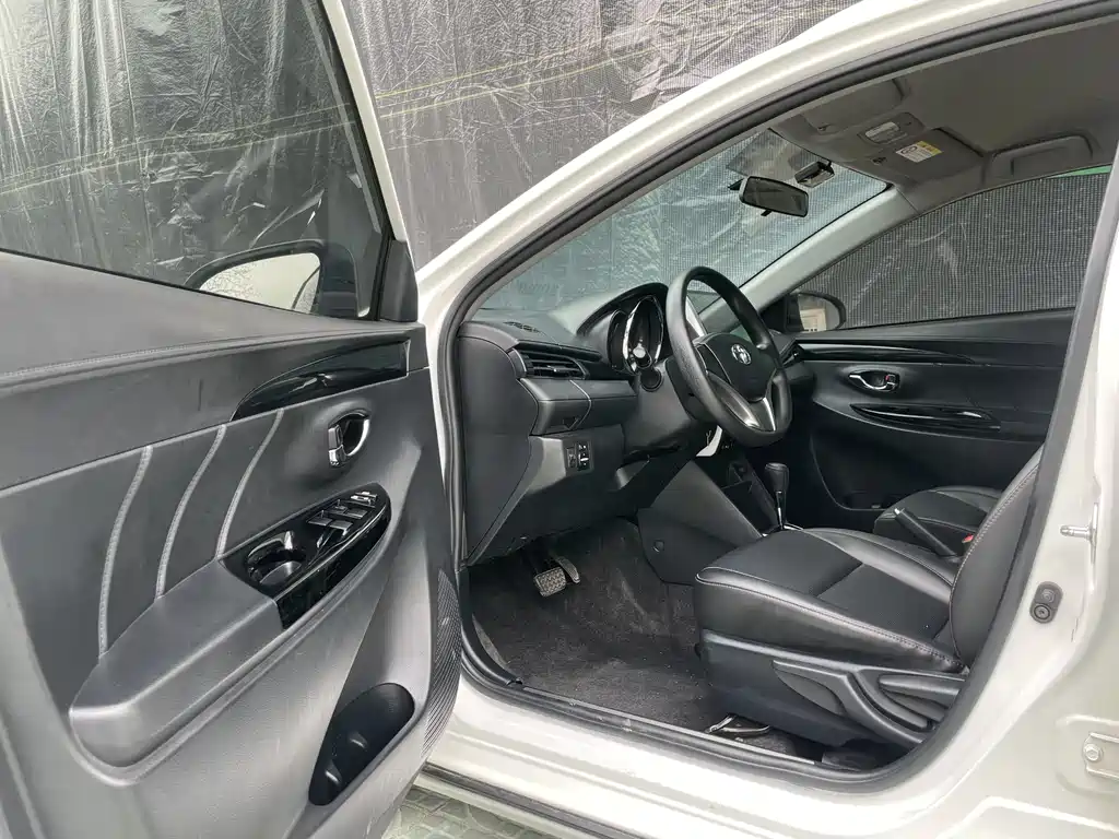 TOYOTA YARIS L ZHIXUAN