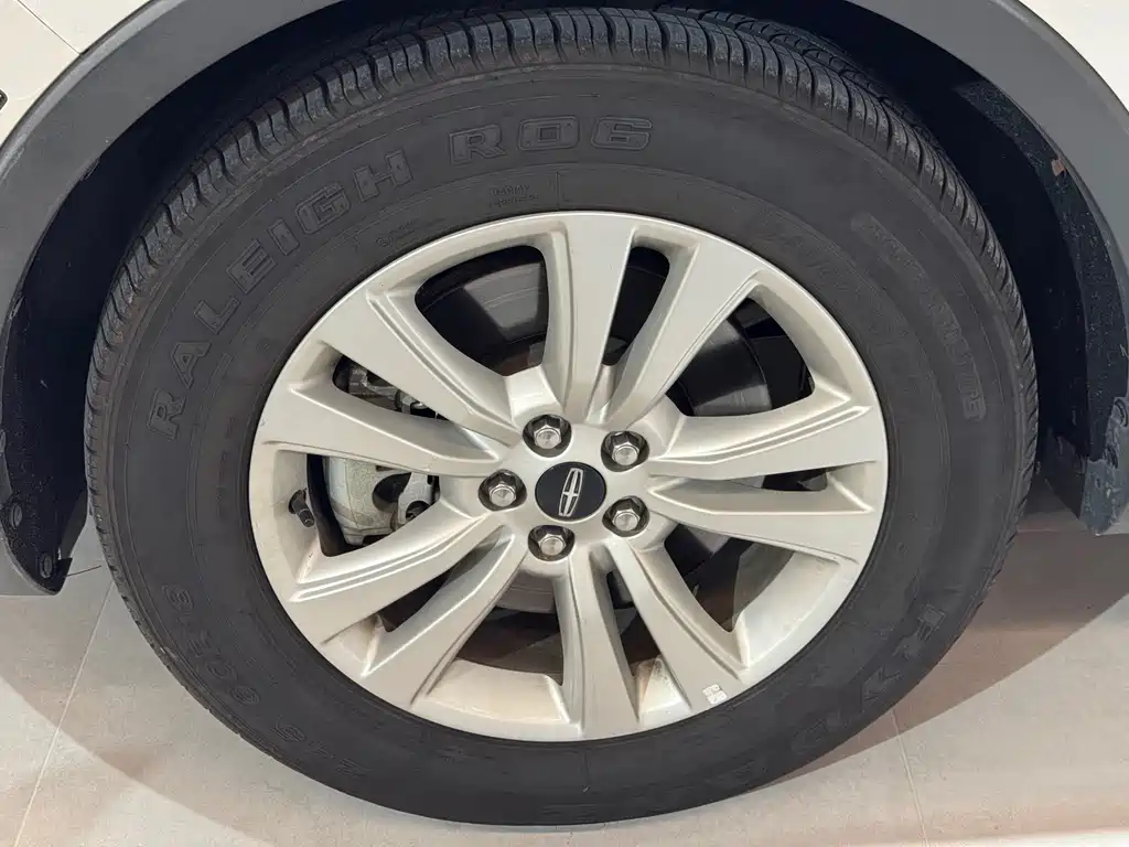 Lincoln MKX — миниатюра 5
