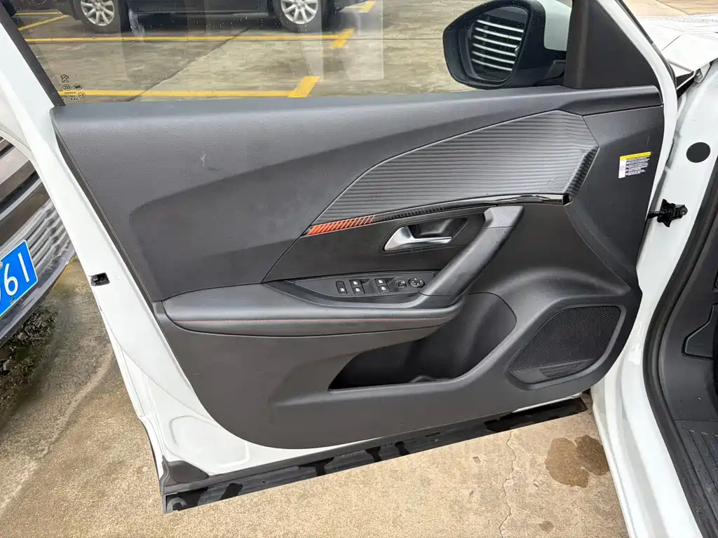 Peugeot 2008 — миниатюра 16
