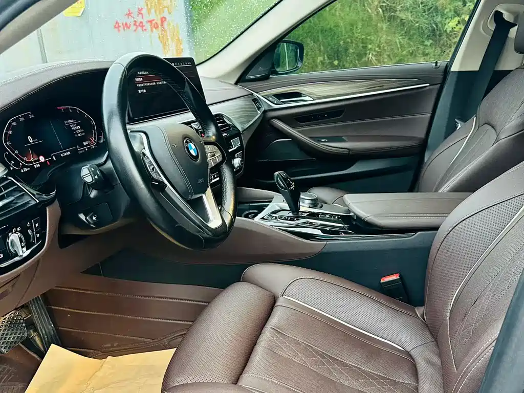 BMW 5 Series — миниатюра 4