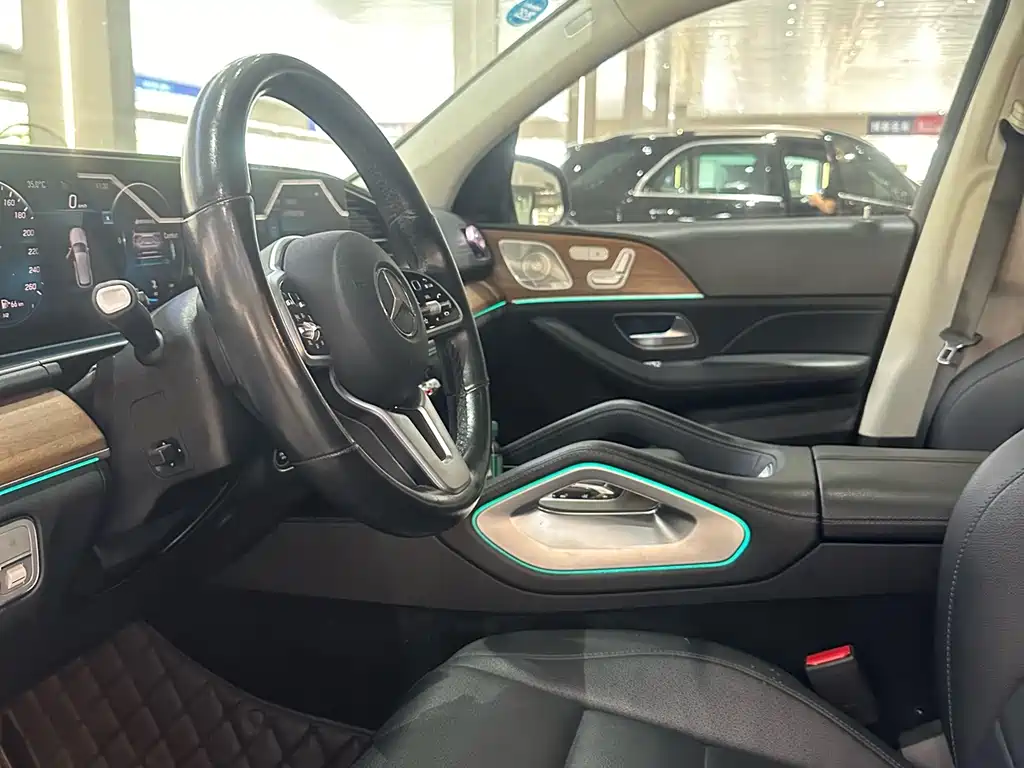 Mercedes-Benz GLE (Import) — миниатюра 4