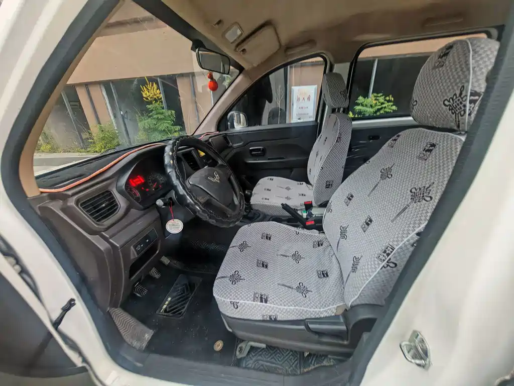 Wuling Hongguang V — миниатюра 4