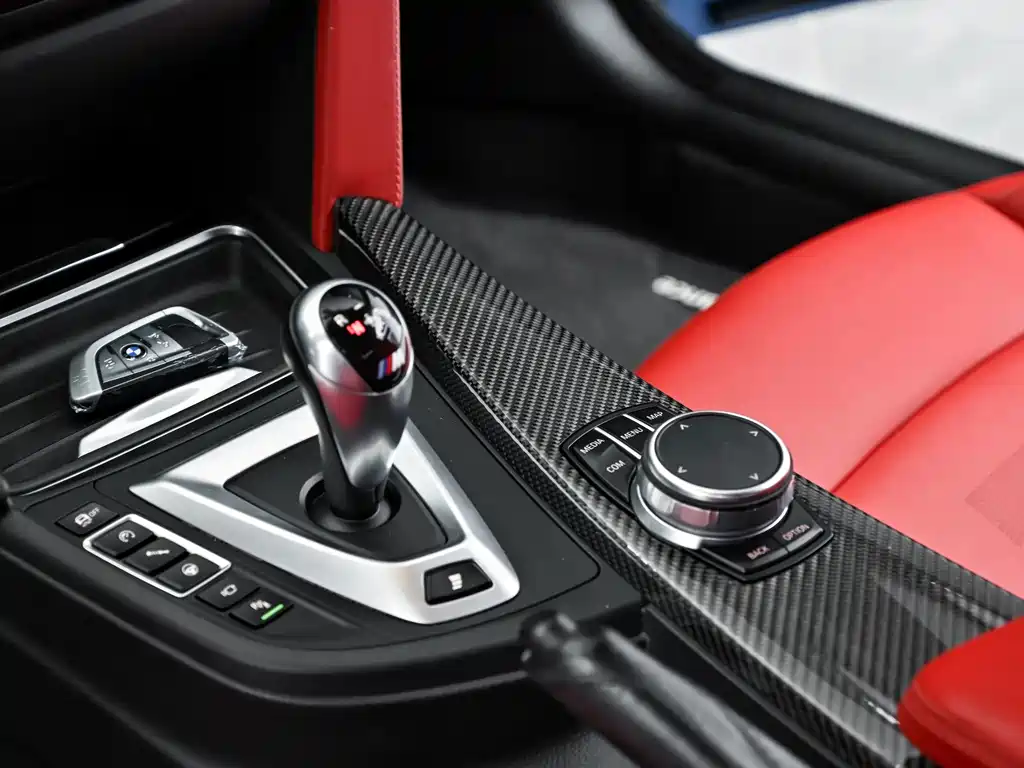 BMW M4 — миниатюра 11