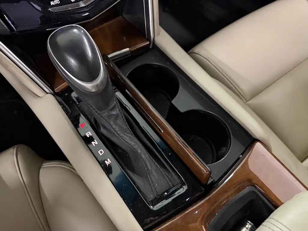 Cadillac XTS — миниатюра 5