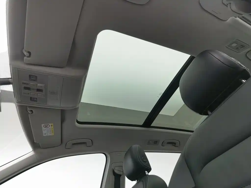 Volkswagen Tiguan L — миниатюра 14