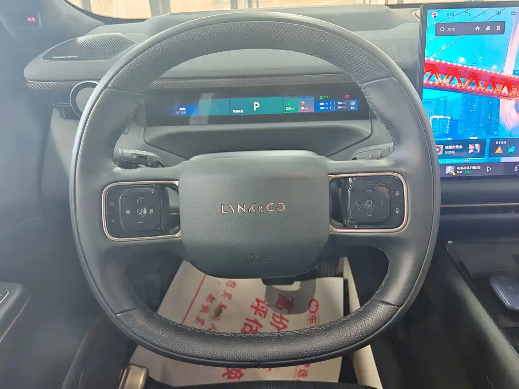 Lynk & Co 900 — миниатюра 10