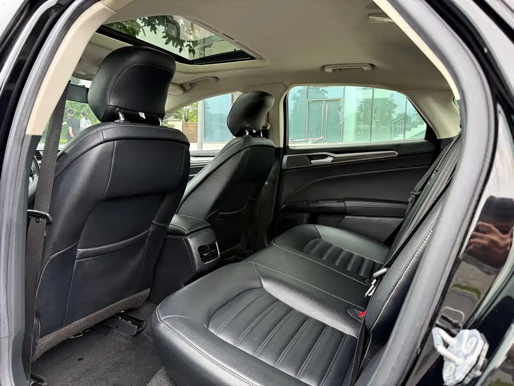 Ford Mondeo — миниатюра 28