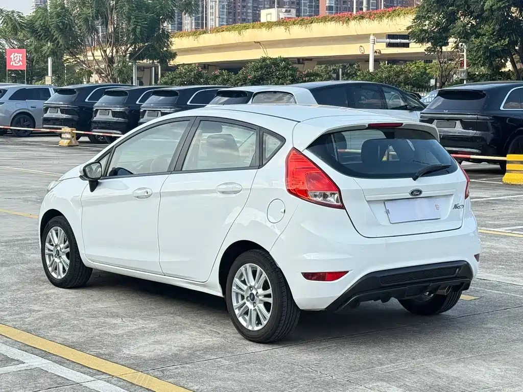 Ford Fiesta — миниатюра 5