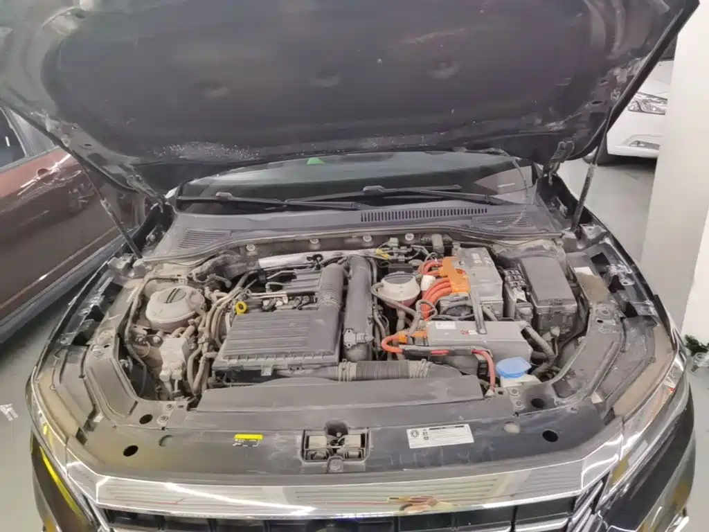 Volkswagen Passat PHEV — миниатюра 20
