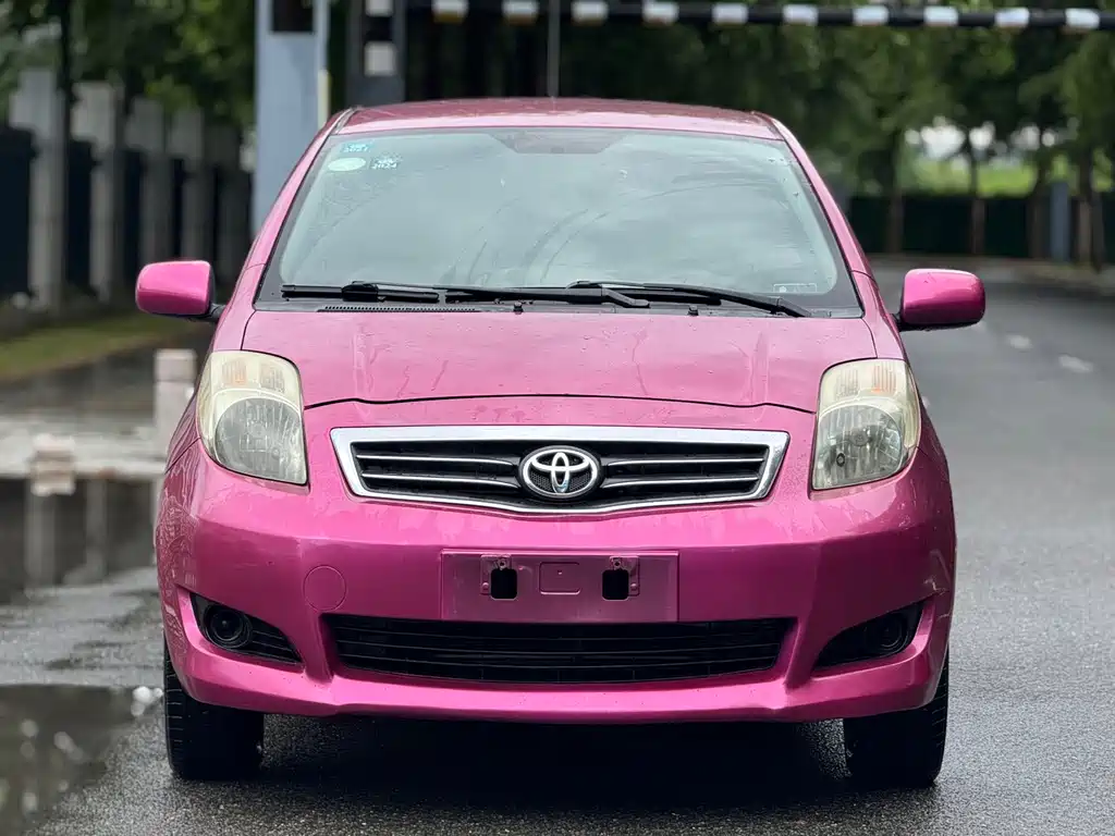 Toyota Yaris — миниатюра 2