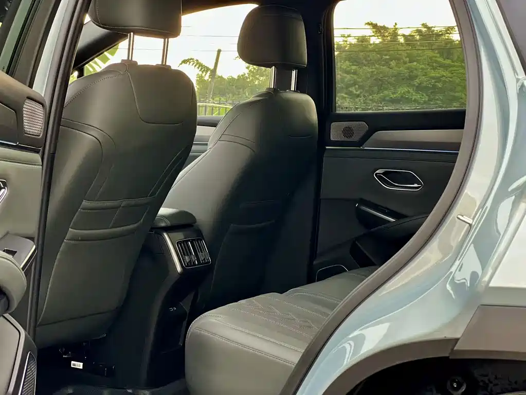 BYD L DM-i — миниатюра 9