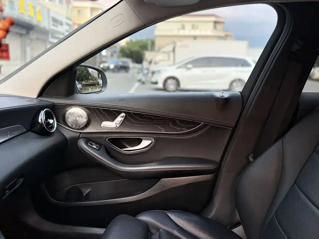 Mercedes-Benz C-Class — миниатюра 23