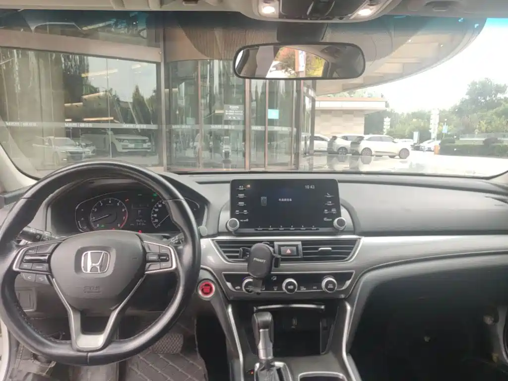 Honda Accord — миниатюра 6