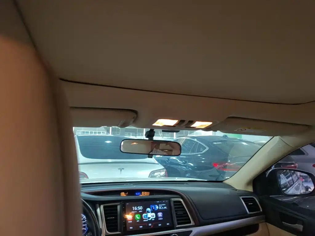 Toyota Highlander — миниатюра 18