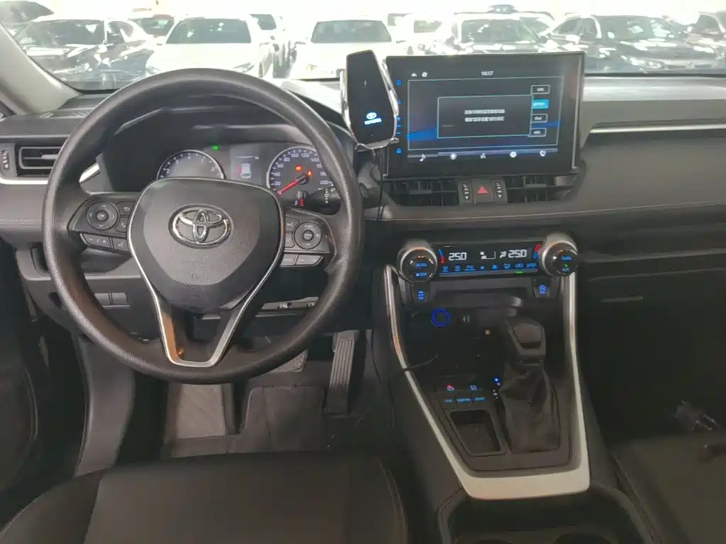 Toyota Wildlander — миниатюра 10