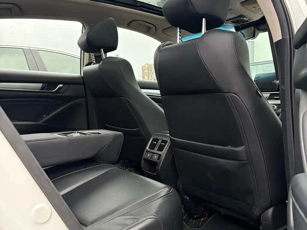 Honda Accord — миниатюра 19