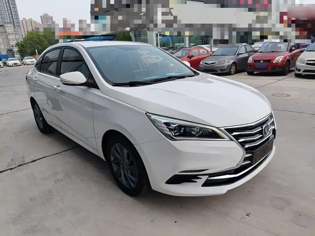 Changan Eado DT — миниатюра 4