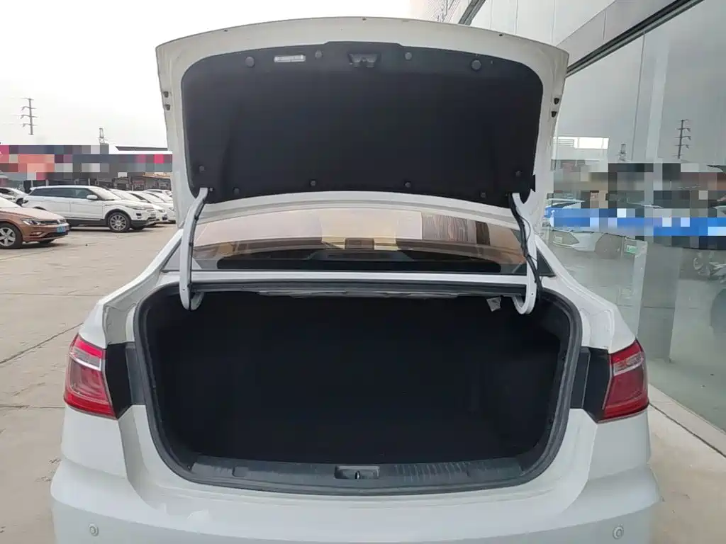 Changan Eado DT — миниатюра 19