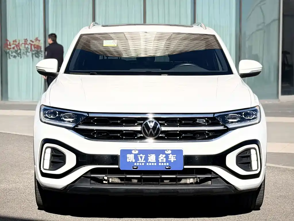 Volkswagen T-Roc 2023 — фото 2
