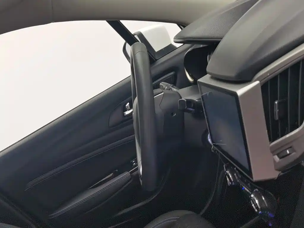 Changan CS15EV — миниатюра 22