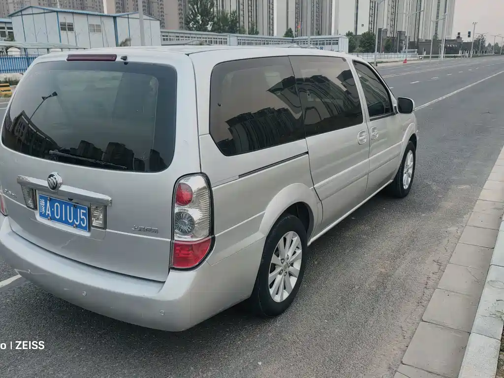 Buick GL8 — миниатюра 5