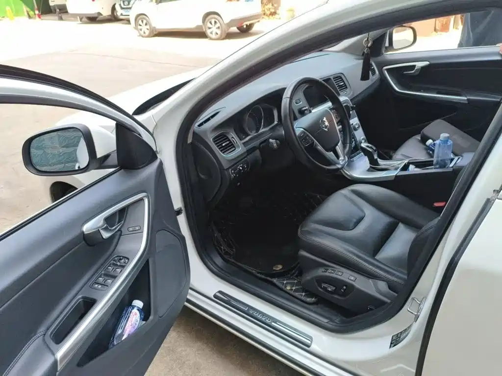 Volvo V60 — миниатюра 14