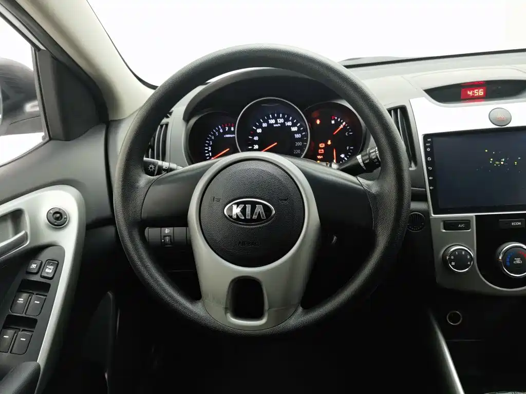 Kia Forte — миниатюра 11