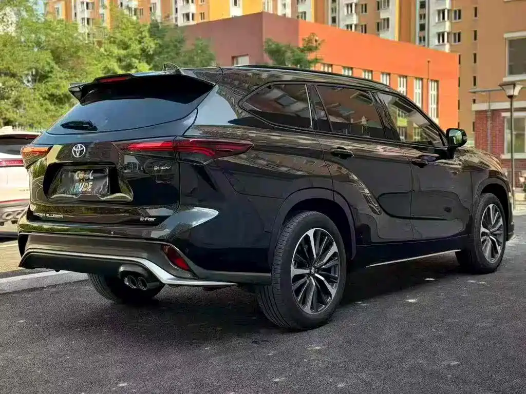 Toyota Crown Kluger — миниатюра 9