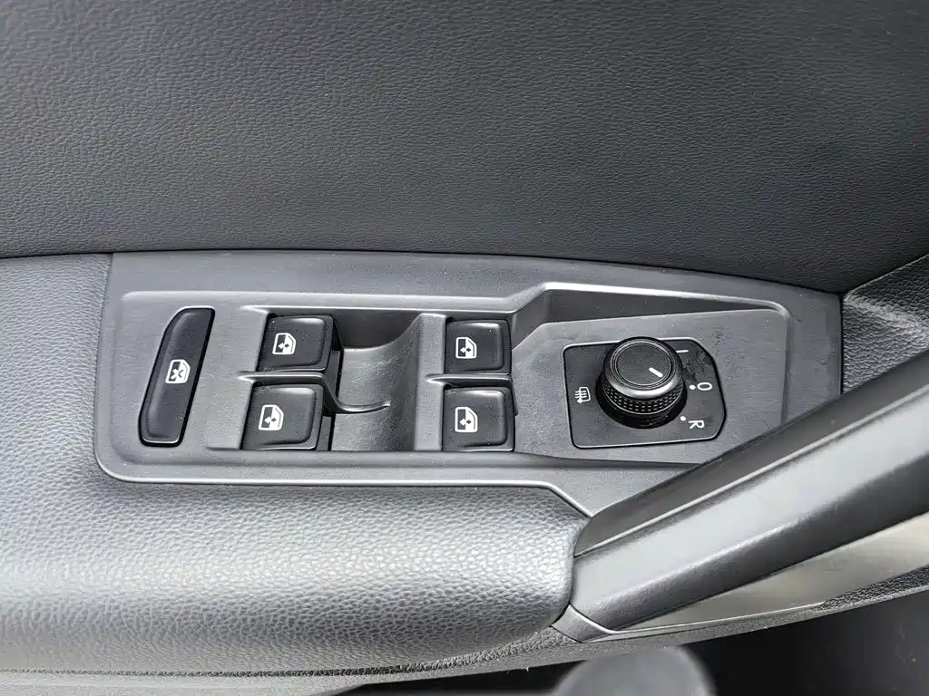 Volkswagen Tiguan L — миниатюра 9