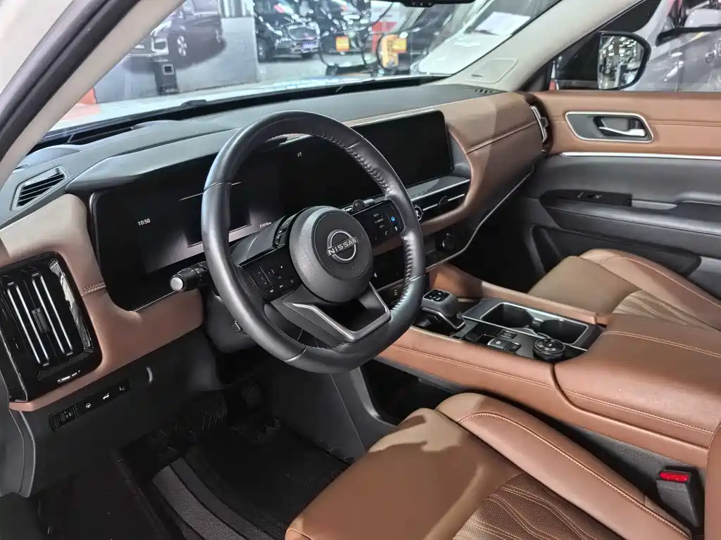 NISSAN EXPLORING THE LAND