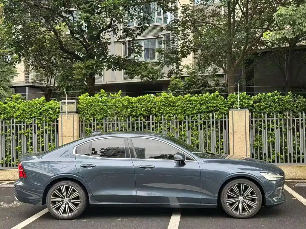 Volvo S60 2021 T4 Luxury