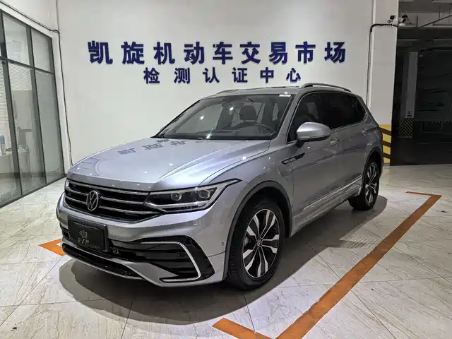 VOLKSWAGEN TIGUAN L 2022