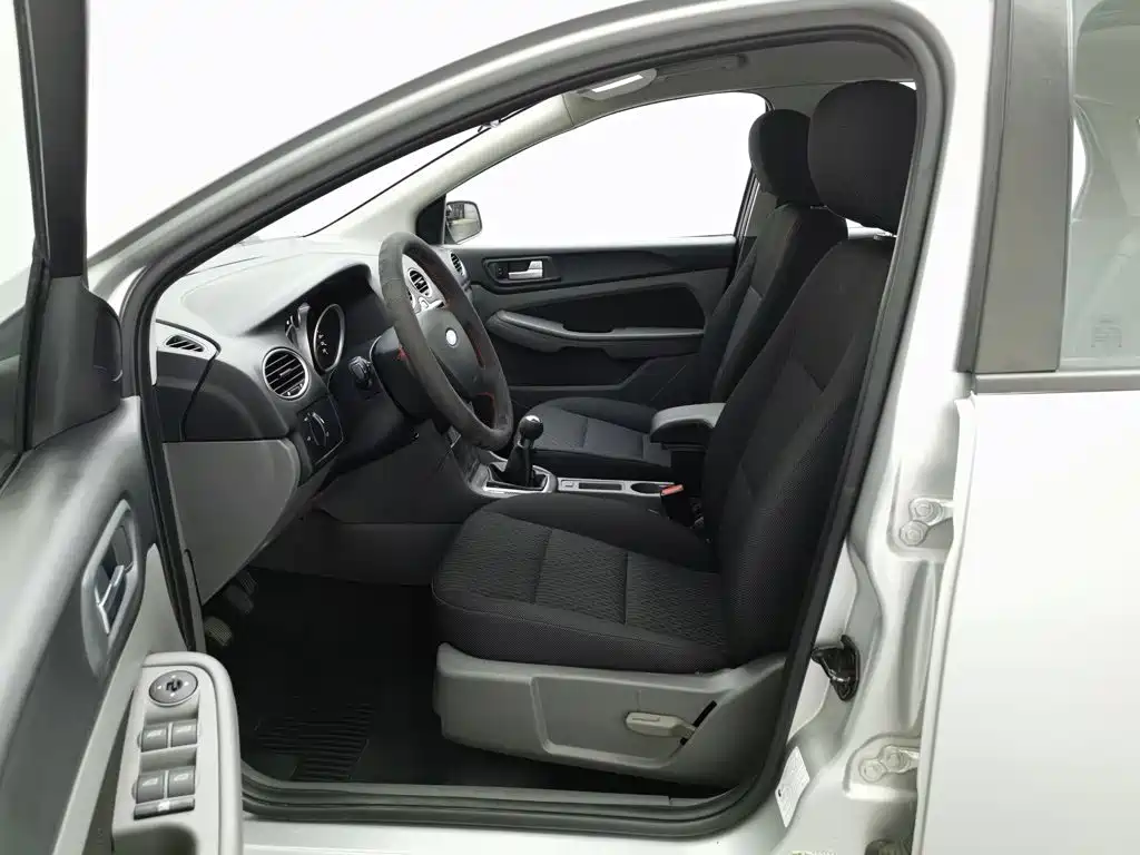 Ford Focus — миниатюра 10