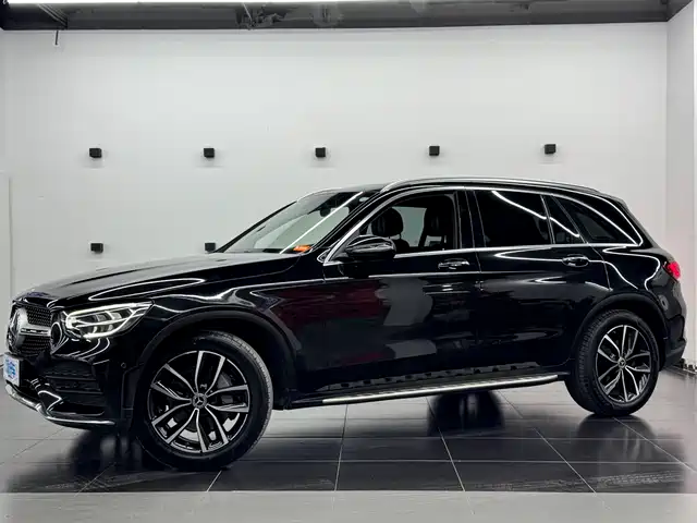 MERCEDES-BENZ GLC