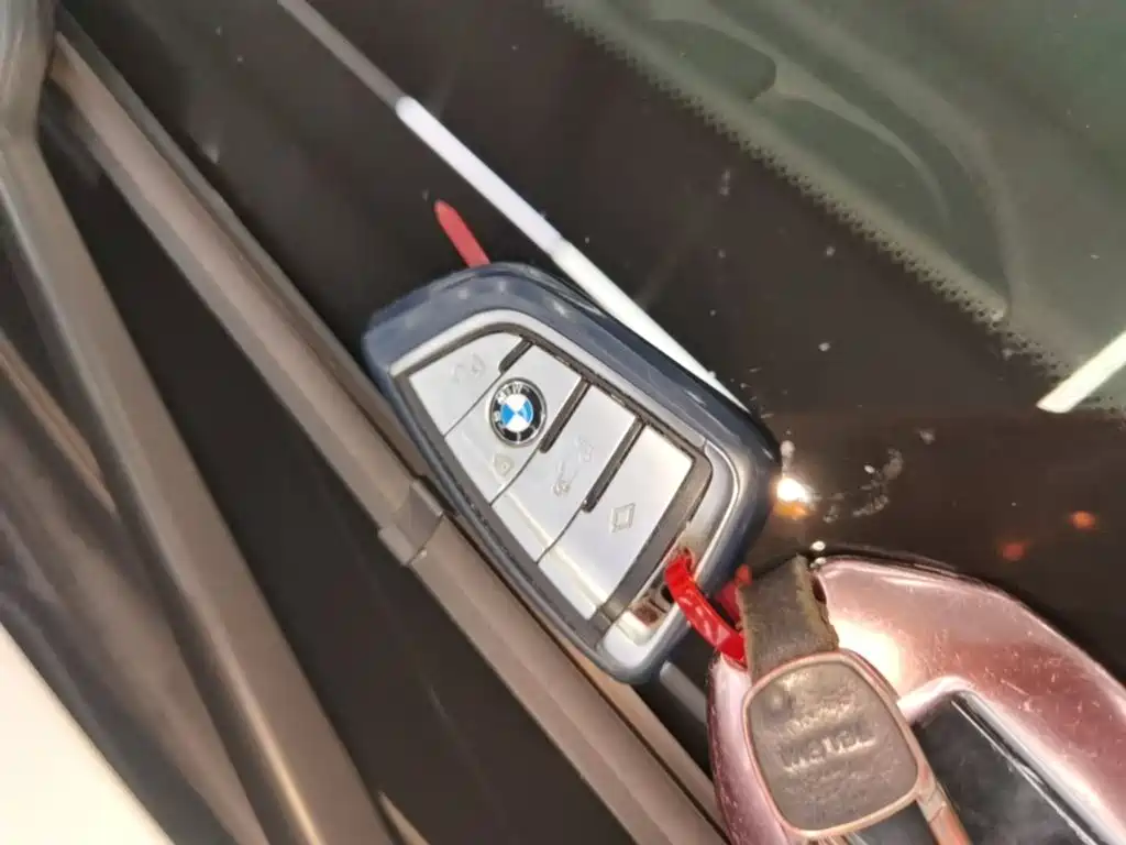 BMW 5 Series New Energy — миниатюра 9