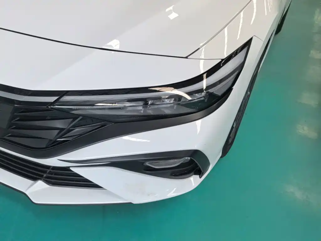 Hyundai Elantra — миниатюра 24