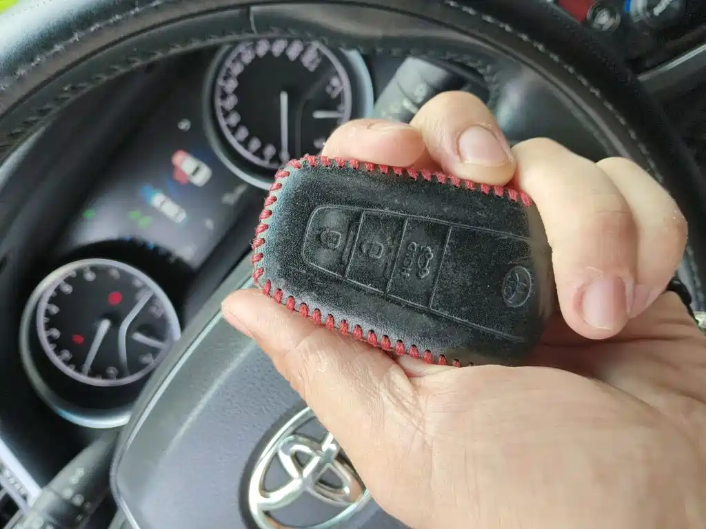 Toyota Camry — миниатюра 12