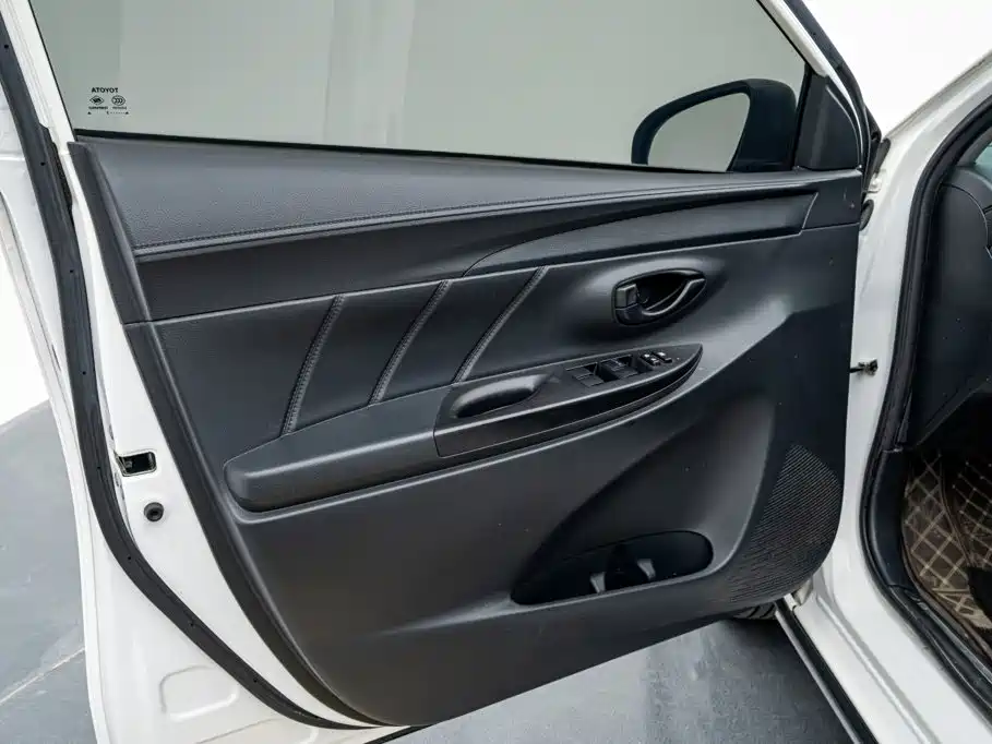 Toyota Yaris L — миниатюра 11
