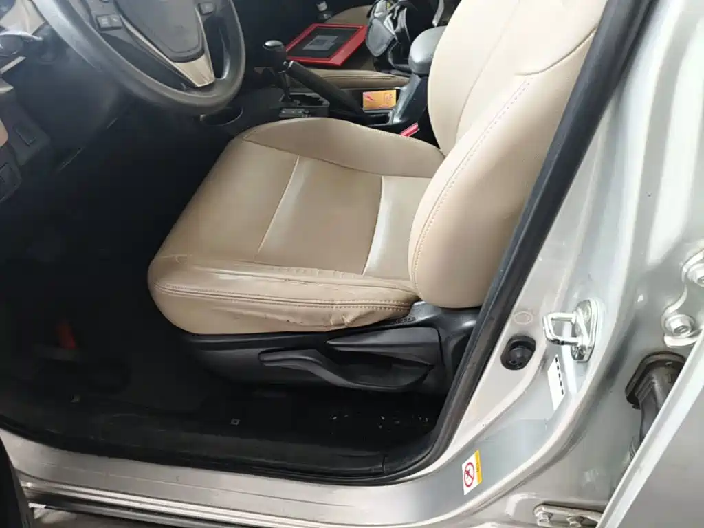 Toyota RAV4 — миниатюра 15
