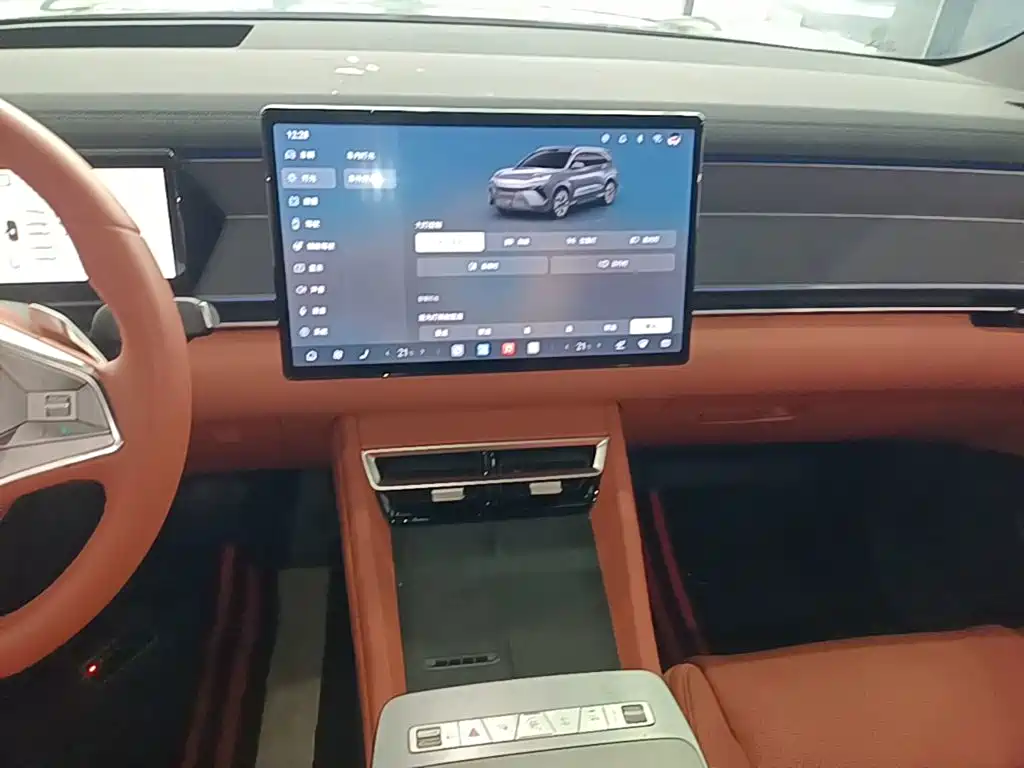 BYD Tang L — миниатюра 13