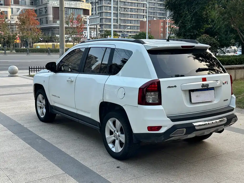 Jeep Compass (Import) — миниатюра 6