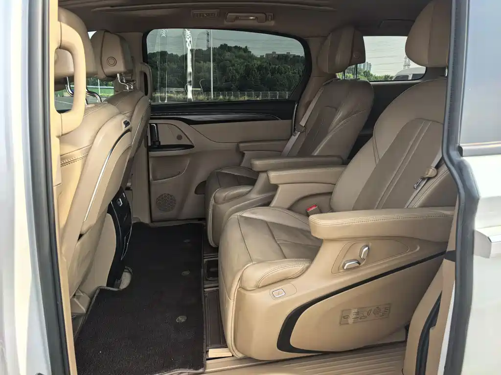 Buick GL8 2021 ES 653T Luxury