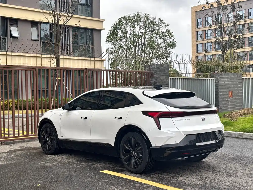 Buick E4 — миниатюра 17