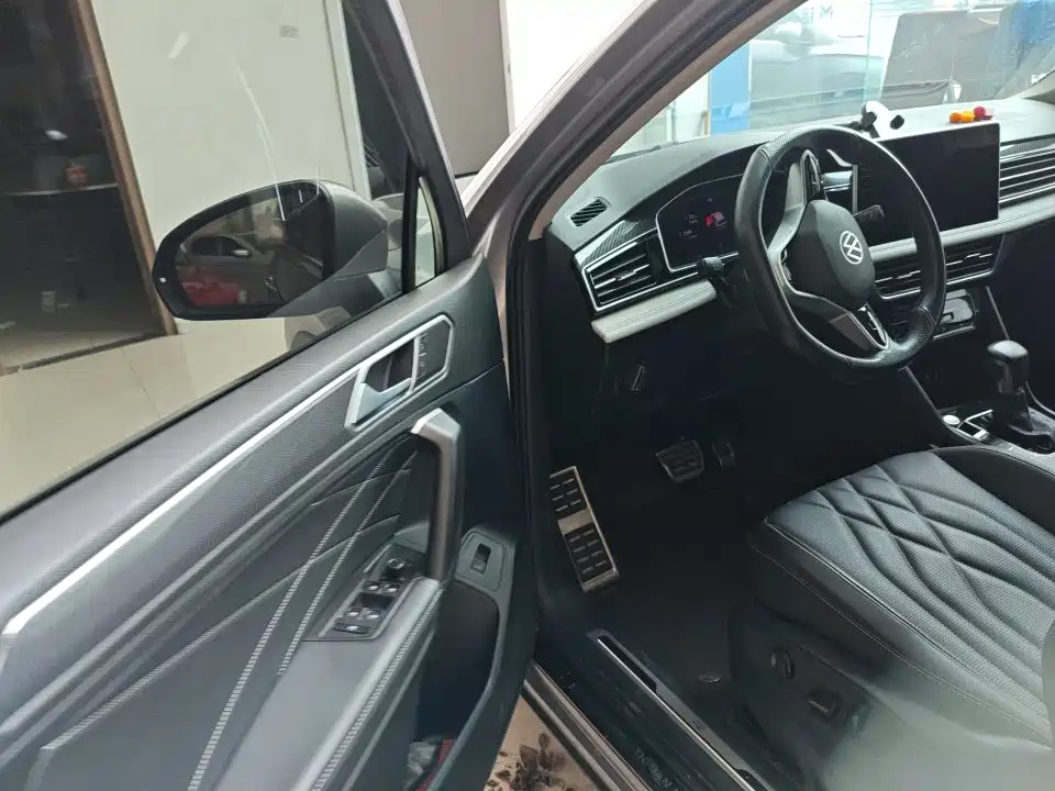 Volkswagen Tiguan L L 2022 330TSI AT R-Line