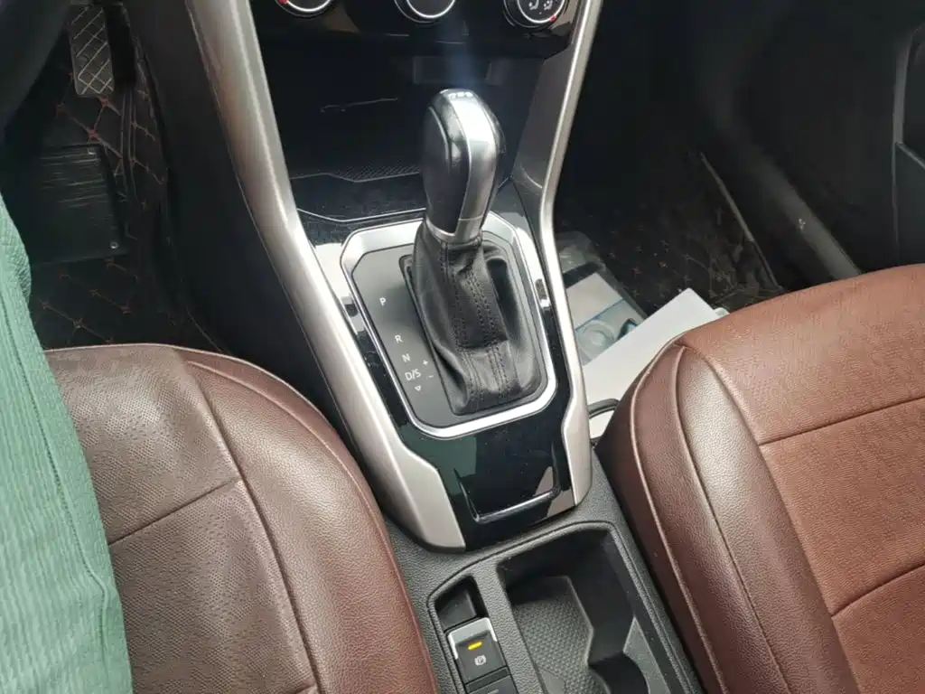 Volkswagen T-Roc — миниатюра 14