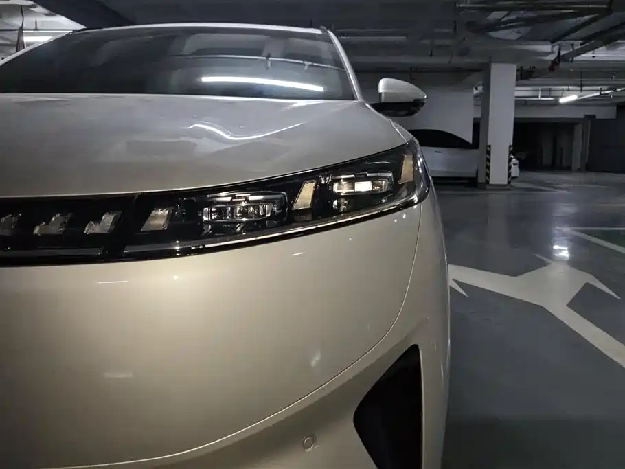 Dongfeng eπ008 2024 210Max 6 мест