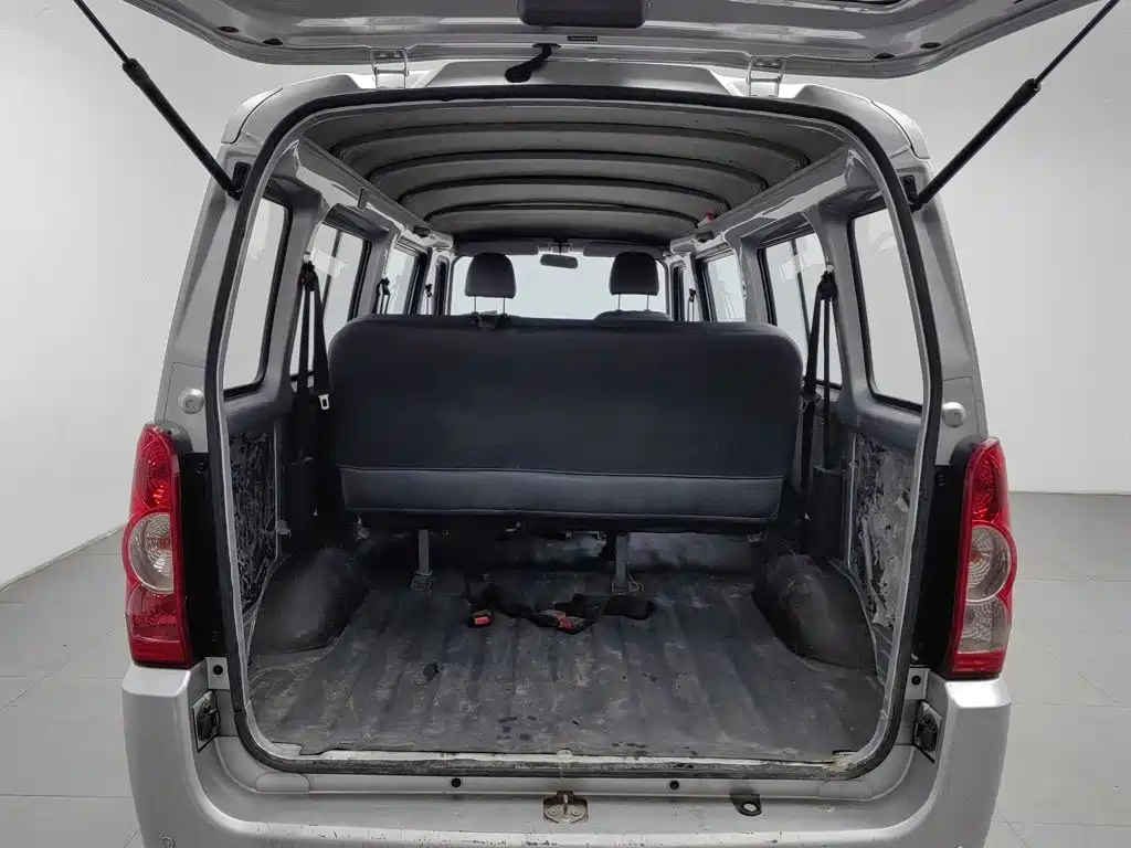 Wuling Rongguang — миниатюра 16