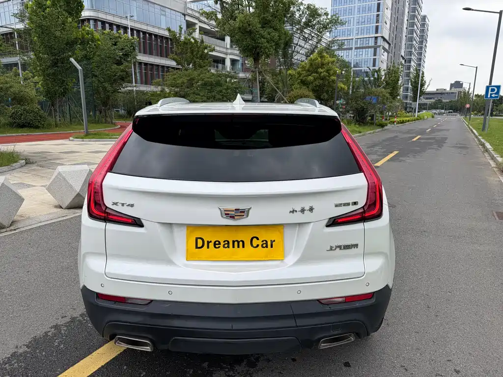 Cadillac XT4 2020 28T