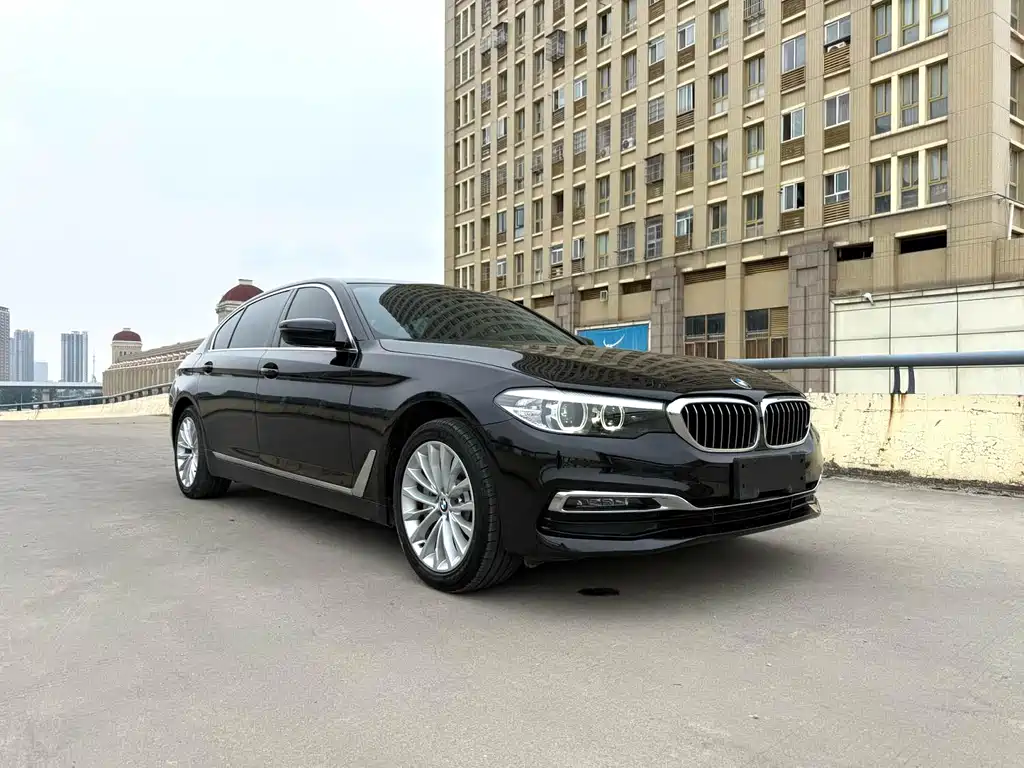 BMW 5 Series — миниатюра 3